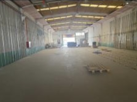 Nave industrial con solera vacía